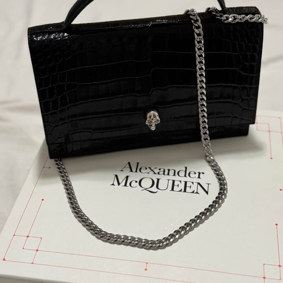 MCQUEEN Medium Skull Croc-Embossed Leather Top Handle Bag - Picture 3 of 9